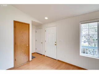 Photo #2: 20006212 Listing