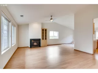 Photo #3: 20006212 Listing