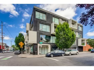 More Details about MLS # 20006516 : 28 SE 28TH AVE 402