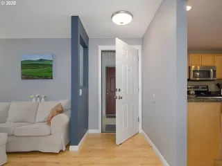 Photo #3: 20006589 Listing