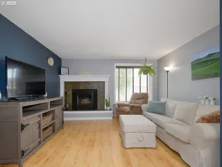 Photo #5: 20006589 Listing