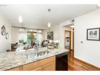 Photo #3: 20006970 Listing