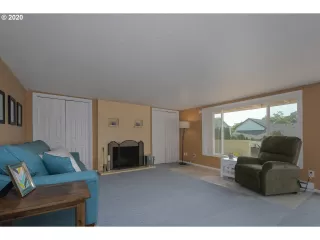 Photo #4: 20007836 Listing