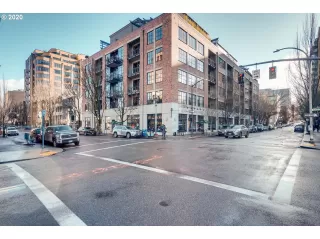 Photo #2: 20008131 Listing