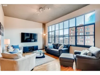 Photo #6: 20008131 Listing