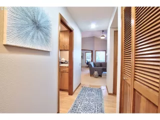 Photo #4: 20009344 Listing