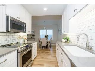 Photo #6: 20012014 Listing