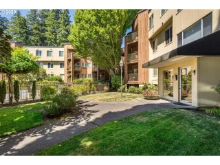 Photo #1: 20012268 Listing