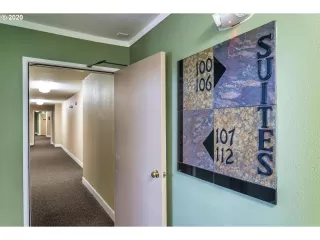 Photo #3: 20012268 Listing