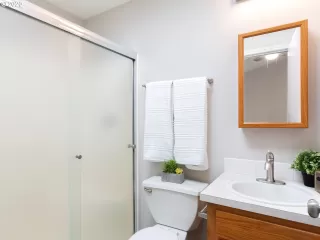 Photo #2: 20012627 Listing