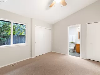 Photo #4: 20012627 Listing