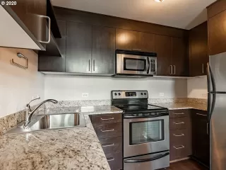 Photo #6: 20013006 Listing