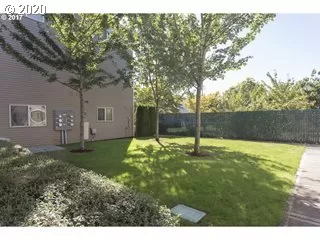 Photo #5: 20013665 Listing