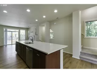 Photo #4: 20014300 Listing 
