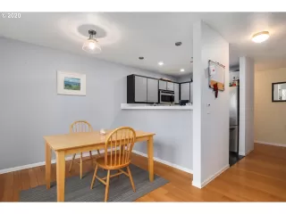 Photo #4: 20015019 Listing