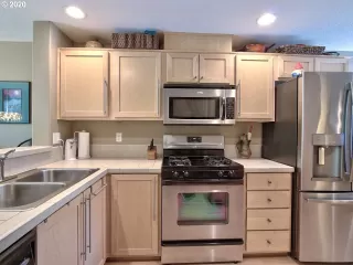 Photo #5: 20016941 Listing