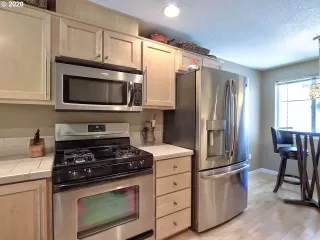 Photo #6: 20016941 Listing