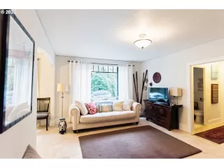 Photo #2: 20017390 Listing