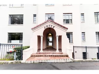 Photo #6: 20017390 Listing