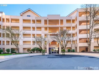 Photo #6: 20017896 Listing