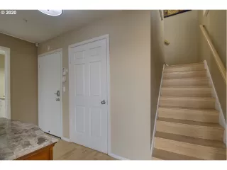 Photo #4: 20018570 Listing