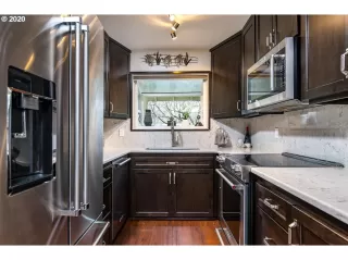 Photo #5: 20018814 Listing