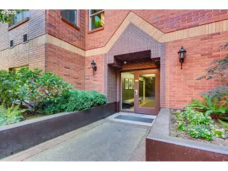 Photo #2: 20020935 Listing 