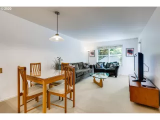 Photo #4: 20020935 Listing 