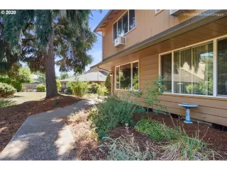 Photo #2: 20021208 Listing 