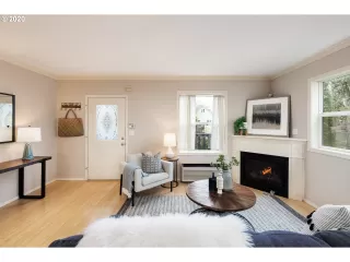 Photo #2: 20021228 Listing