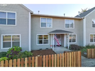 Photo #2: 20021339 Listing