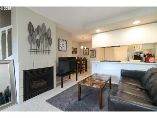 Photo #4: 20021339 Listing