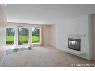 Photo #2: 20021792 Listing
