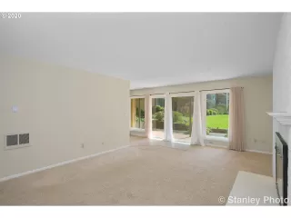 Photo #3: 20021792 Listing