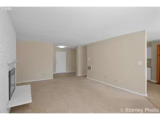Photo #4: 20021792 Listing