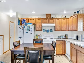 Photo #1: 20022199 Listing