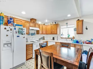 Photo #2: 20022199 Listing