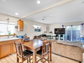 Photo #3: 20022199 Listing