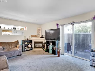 Photo #4: 20022199 Listing