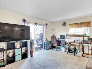 Photo #5: 20022199 Listing