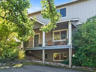 Photo #1: 20023797 Listing