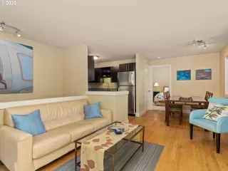 Photo #6: 20023797 Listing