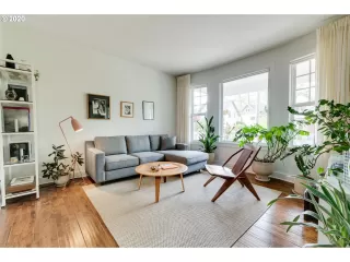 Photo #6: 20024839 Listing