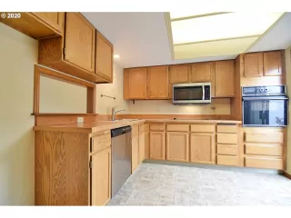 Photo #1: 20025028 Listing