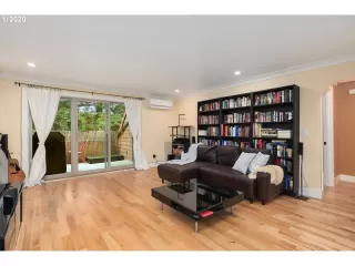 Photo #3: 20025361 Listing