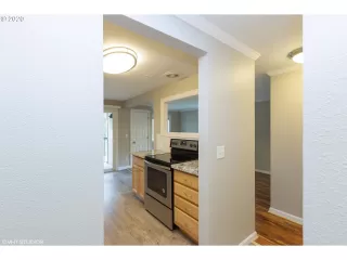 Photo #3: 20027011 Listing