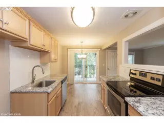 Photo #4: 20027011 Listing