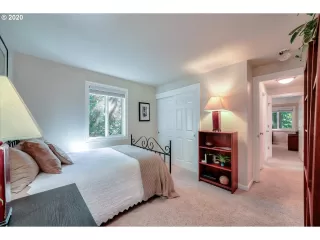 Photo #5: 20027293 Listing