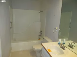 Photo #2: 20028603 Listing