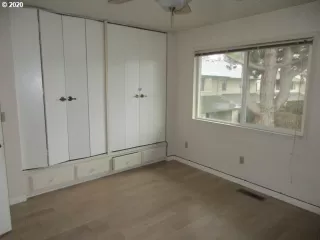 Photo #4: 20028603 Listing